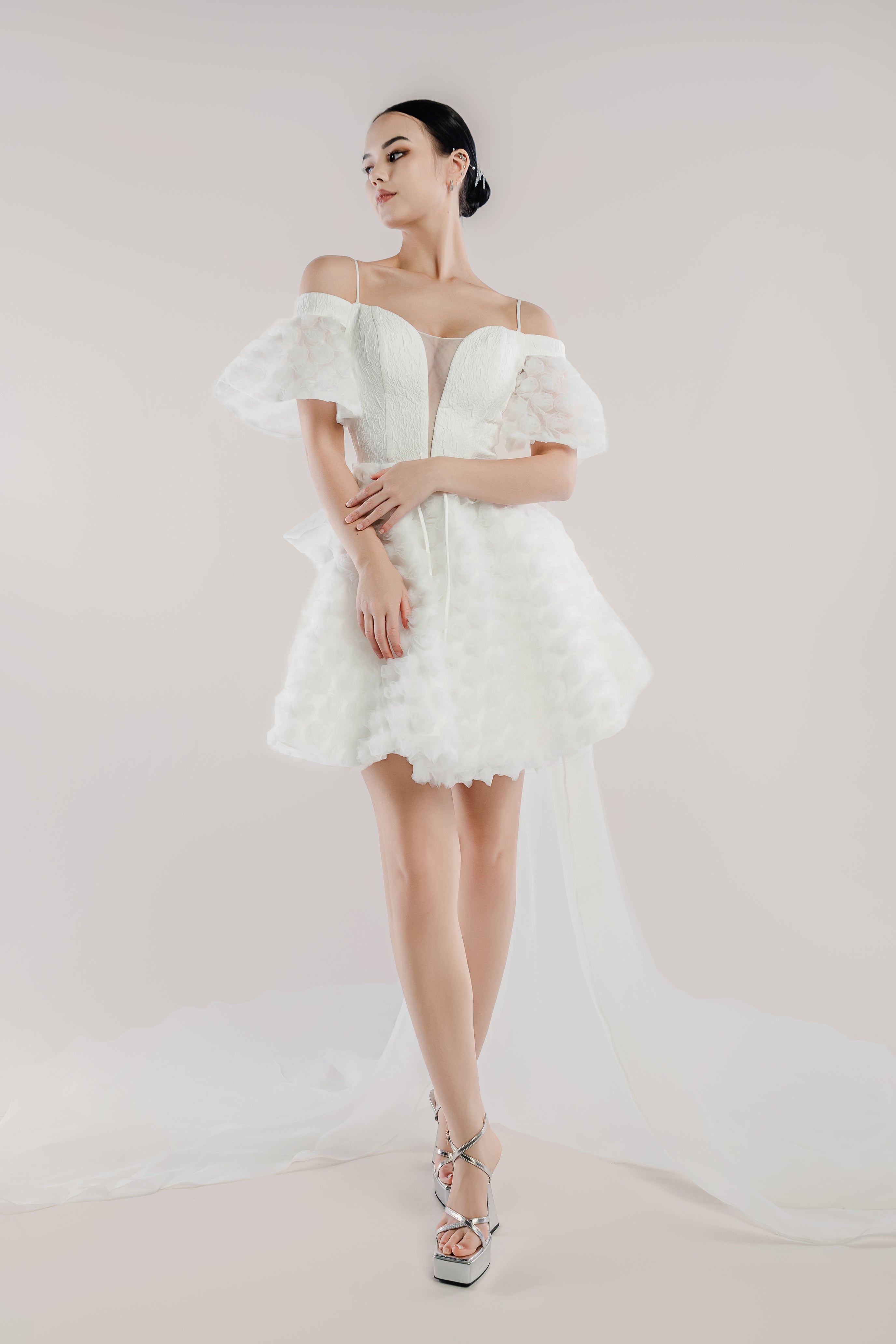 Talita-001 V-shaped Wedding Dress